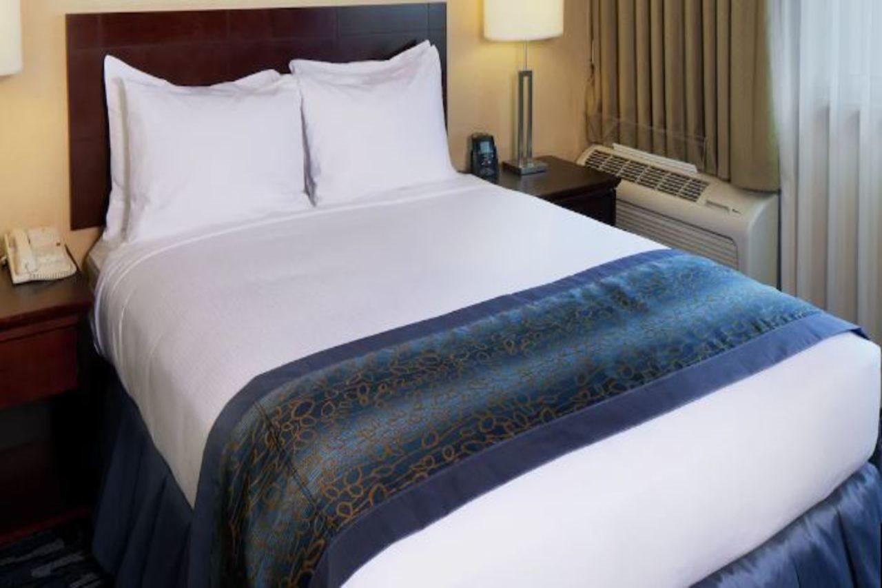 Doubletree By Hilton Norwalk Hotel Eksteriør billede