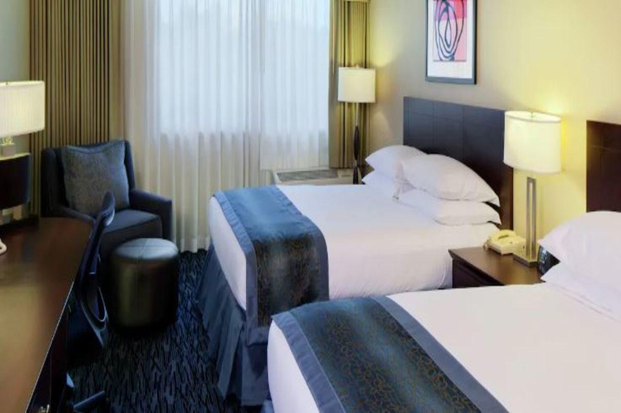 Doubletree By Hilton Norwalk Hotel Eksteriør billede