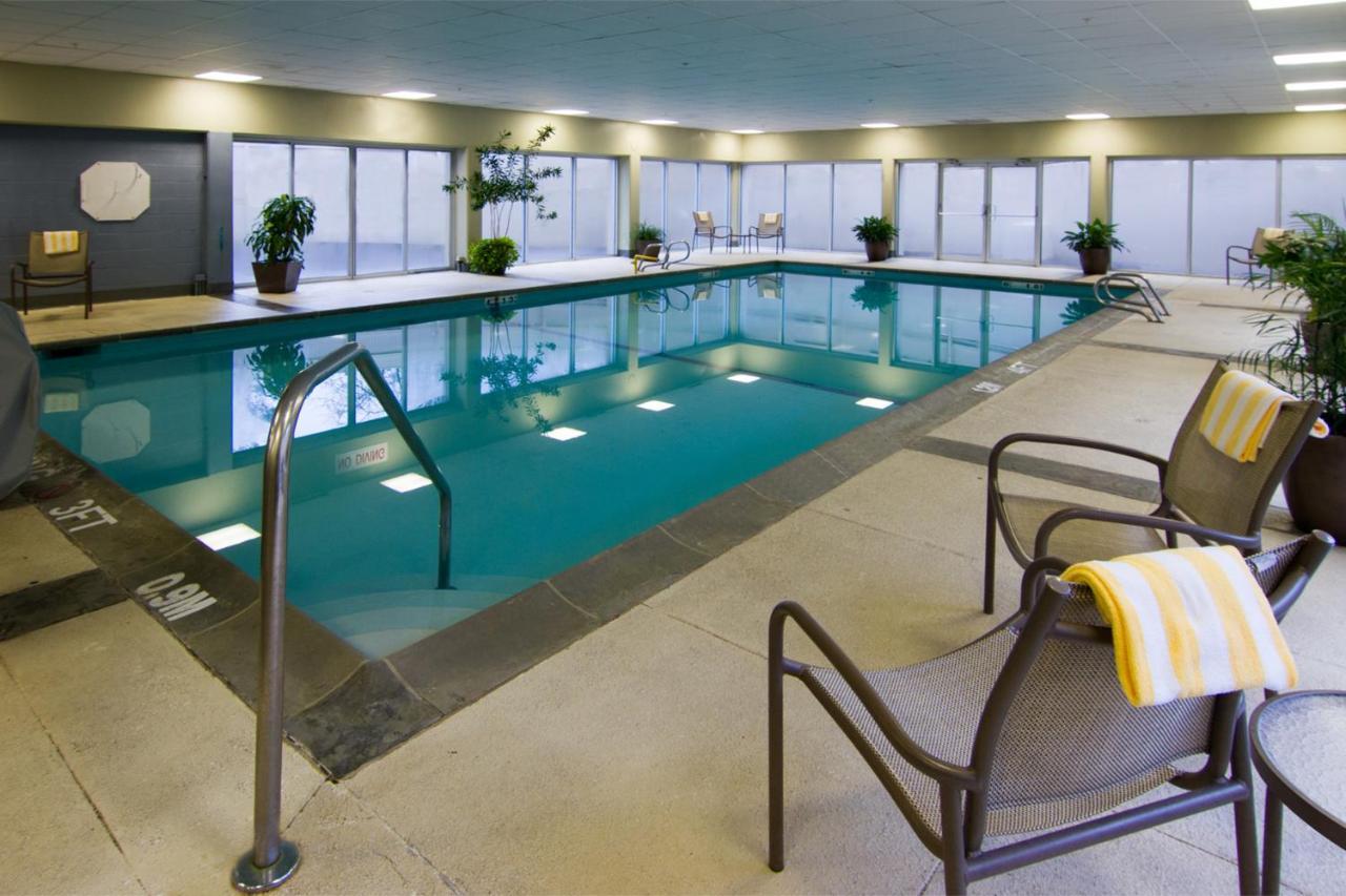 Doubletree By Hilton Norwalk Hotel Eksteriør billede