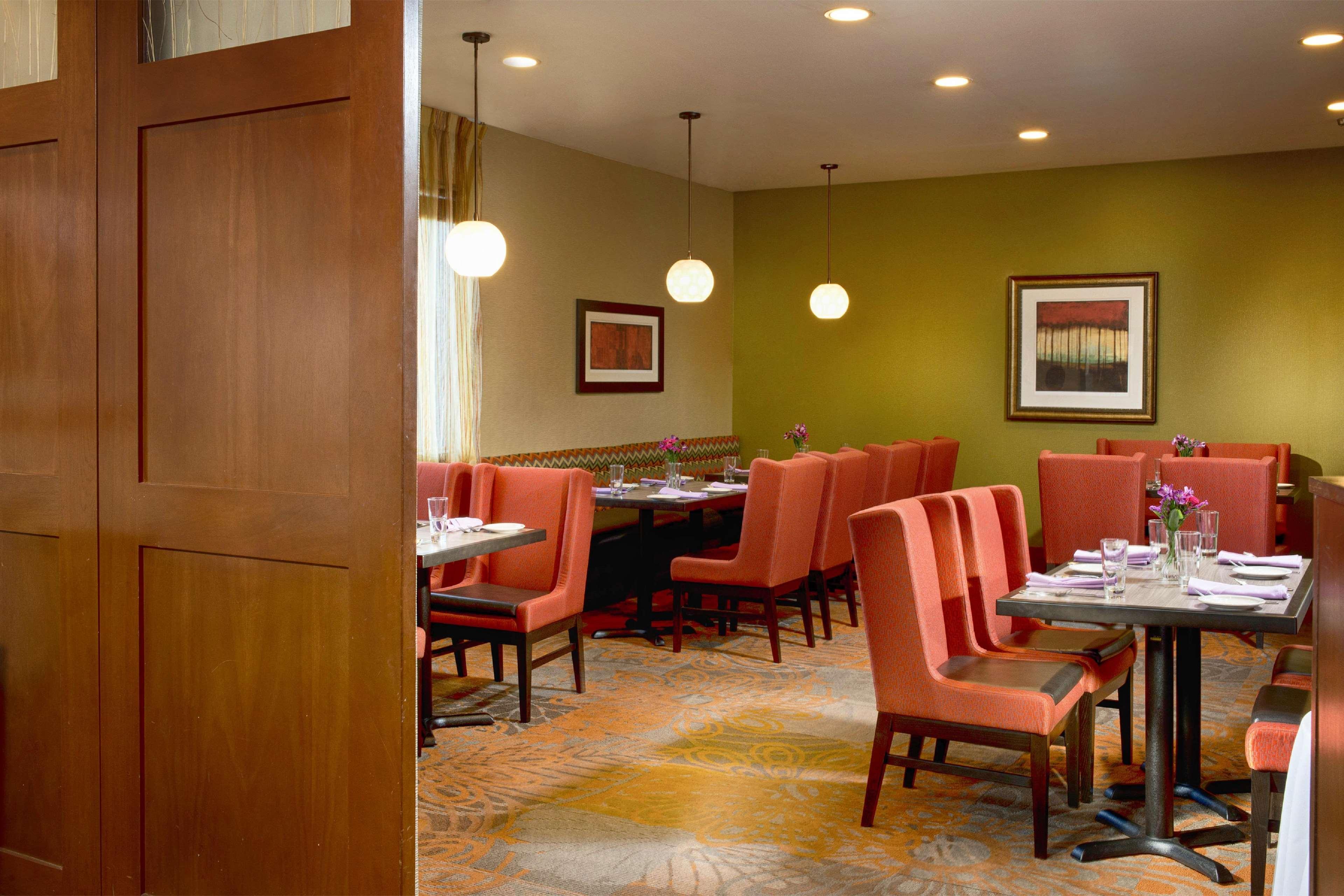 Doubletree By Hilton Norwalk Hotel Eksteriør billede