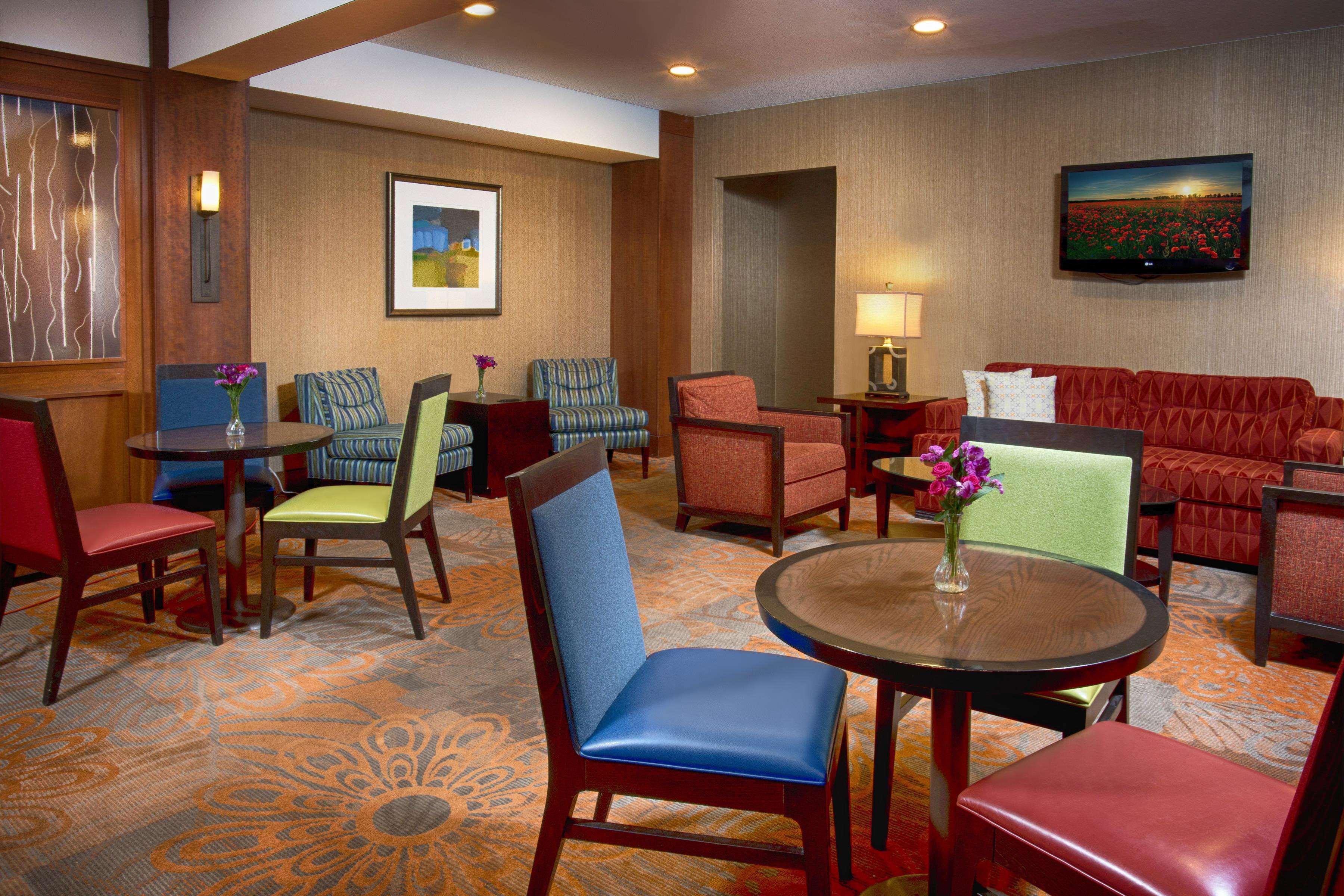 Doubletree By Hilton Norwalk Hotel Eksteriør billede