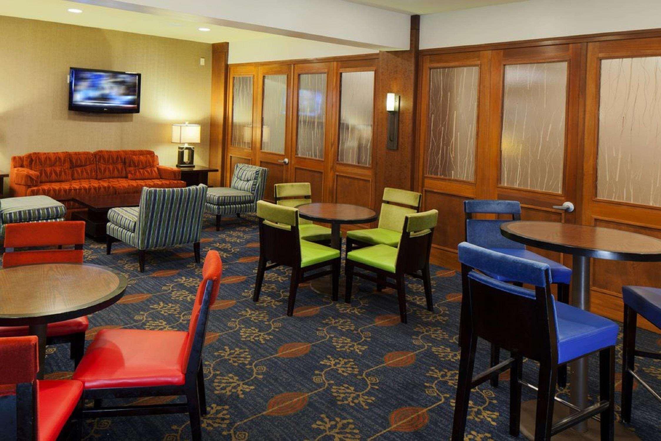 Doubletree By Hilton Norwalk Hotel Eksteriør billede