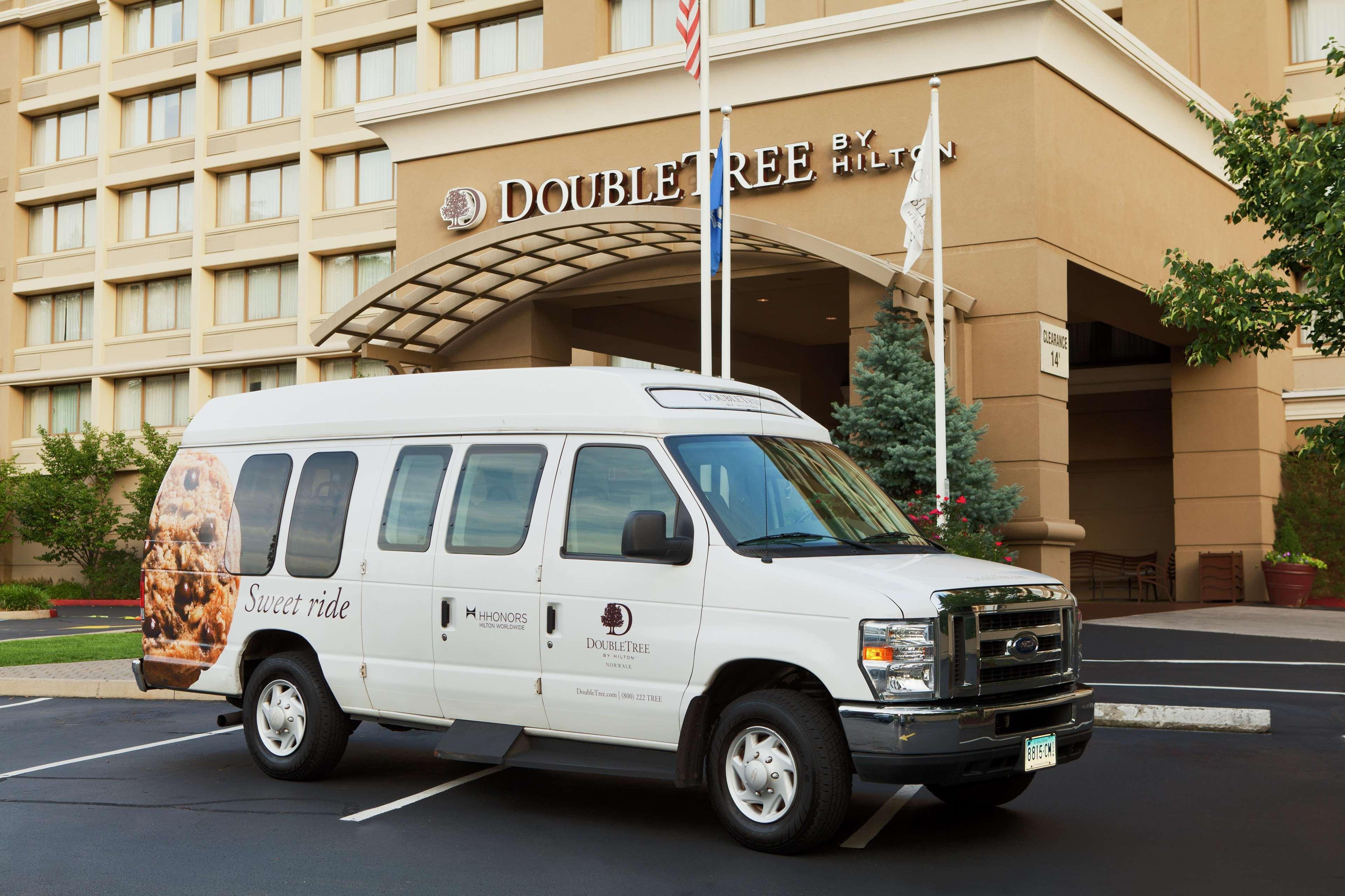 Doubletree By Hilton Norwalk Hotel Eksteriør billede